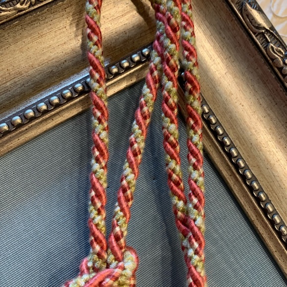Braemore set of Tassels - Picture 4 of 8